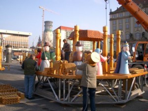 Die weltgrößte Pyramide - 1997 Aufbau in Dresden