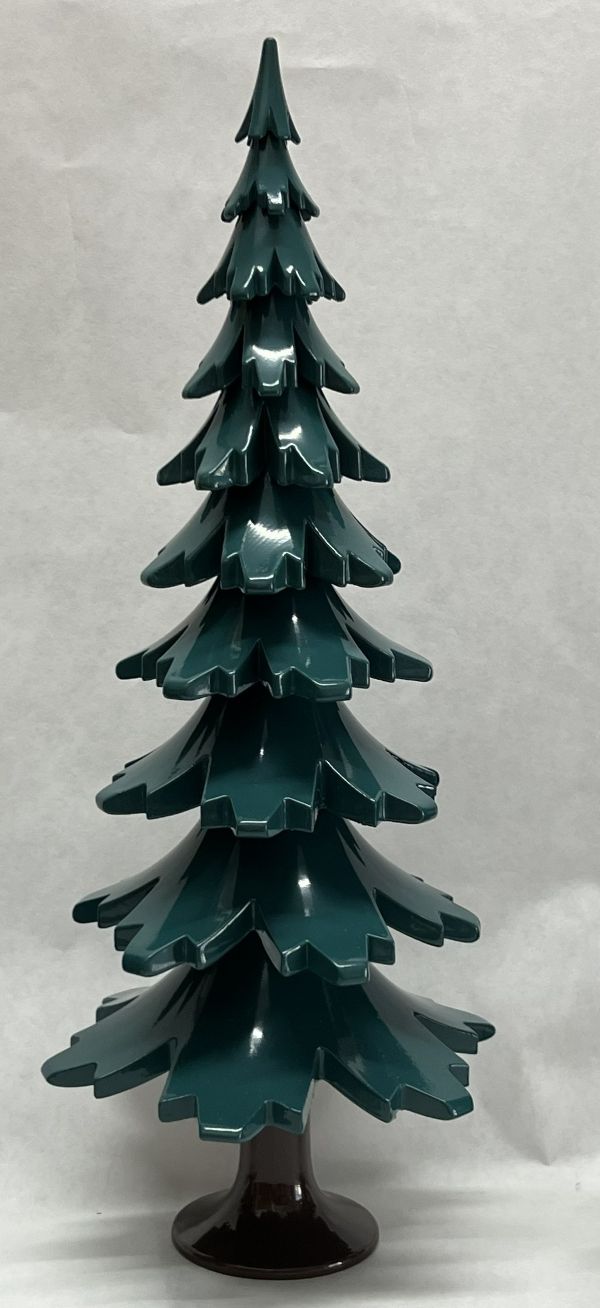 Baum grün lackiert ,33cm